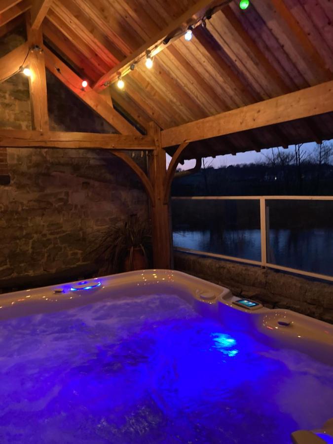 Le Moulin De Bretigneul Bed & Breakfast Saint-Aubin-des-Landes Екстериор снимка